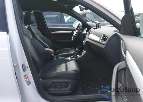 2015 Audi Q3 2.0T Premium Plus z USA, uszkodzony, nr VIN WA1GFCFS8FR014444